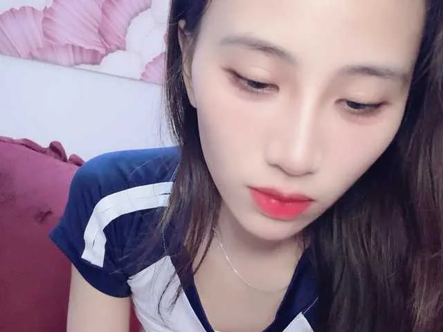 Aimee120 on BongaCams