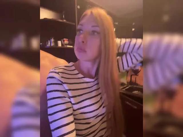 AnnaMaks12 on BongaCams 