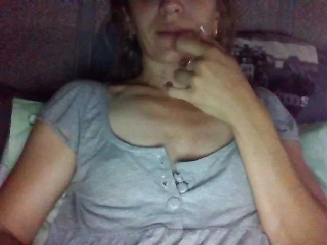 BabyLove4432 on BongaCams 