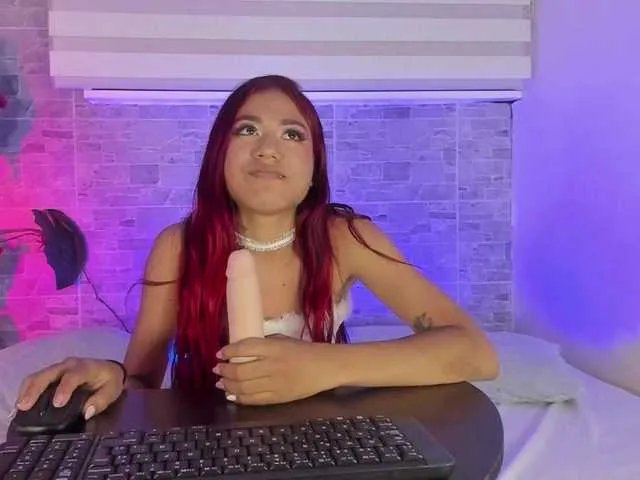 BellaBlazze on BongaCams 