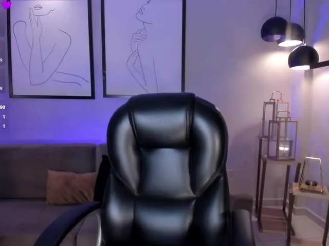 BellaConnor —  Make me feel like the queen of your dick Goal: Striptease + Cum show @remain  IG:@bellaconnor20 