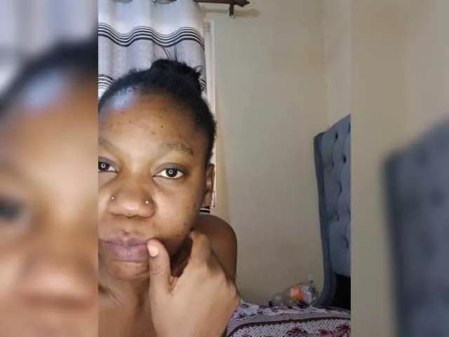 Ebbonyrakael on BongaCams 