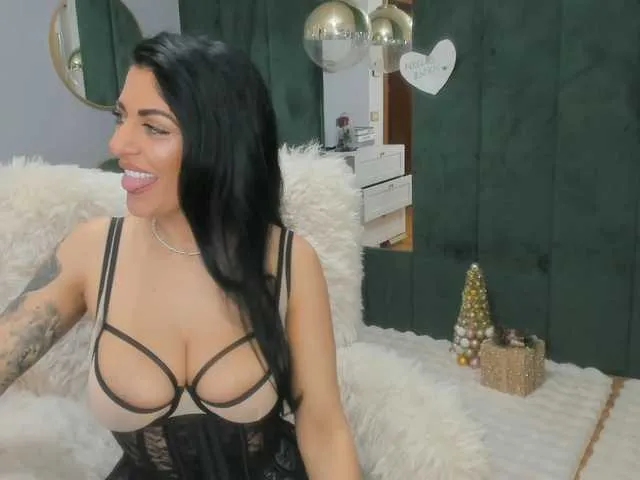 ElisaBaxter on BongaCams