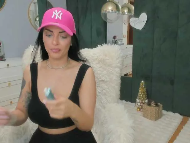 ElisaBaxter on BongaCams