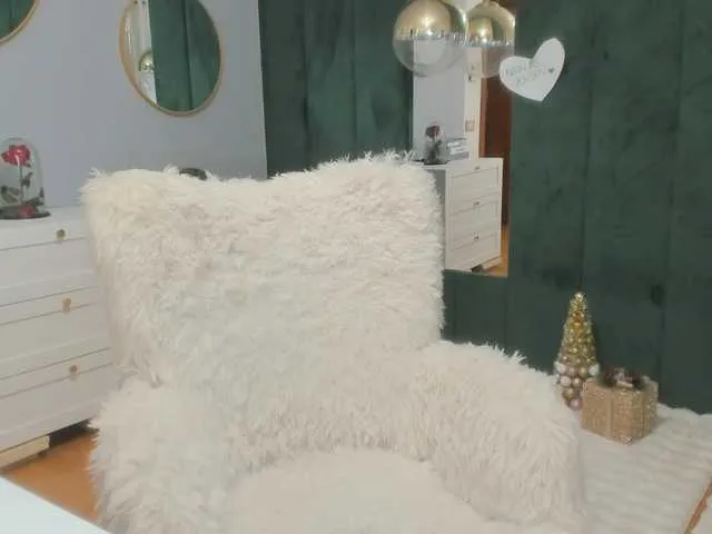 ElisaBaxter on BongaCams