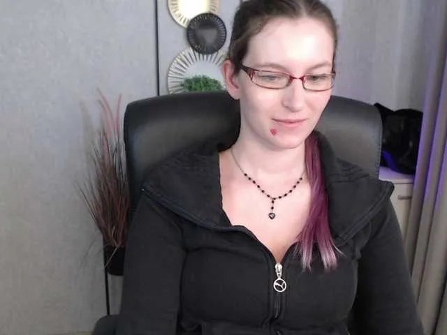 EmmaHeart on BongaCams 