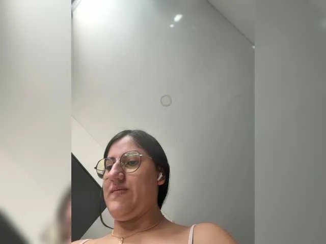 EvanShell1 on BongaCams