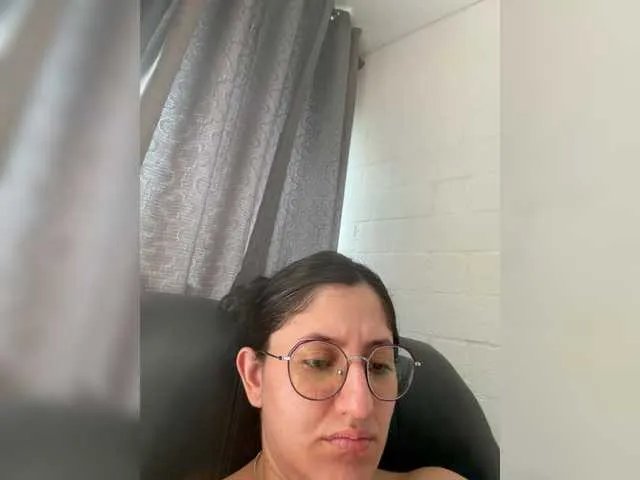 EvanShell1 on BongaCams
