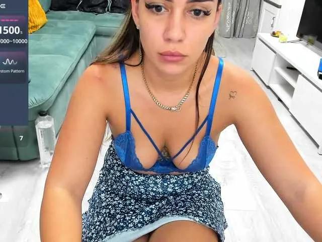 EveeEvian on BongaCams 
