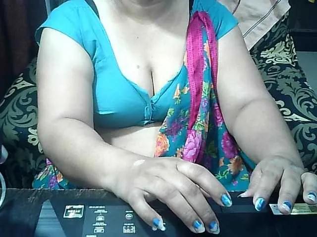 Indianbhabhimilf40 on BongaCams 