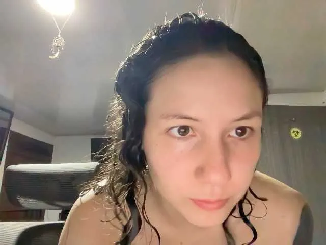 Jane-r on BongaCams