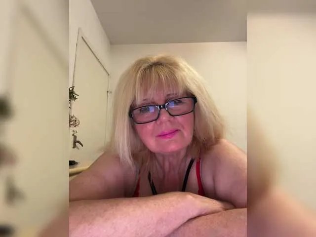 KASANDRABOLOSHKA on BongaCams 