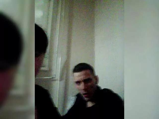 Laylay13 on BongaCams 