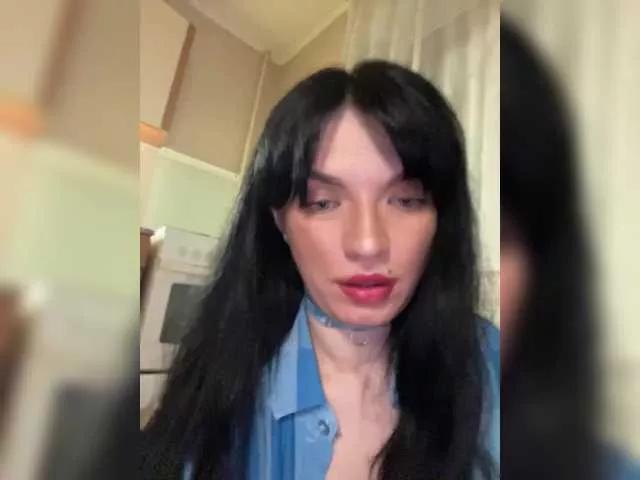 Laylay13 on BongaCams 