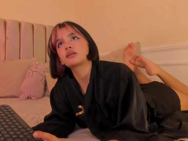 lena-fox on BongaCams