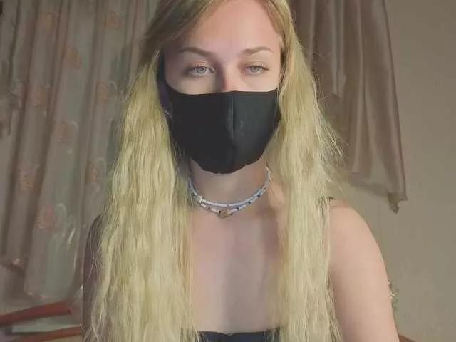 Meeeeow on BongaCams 