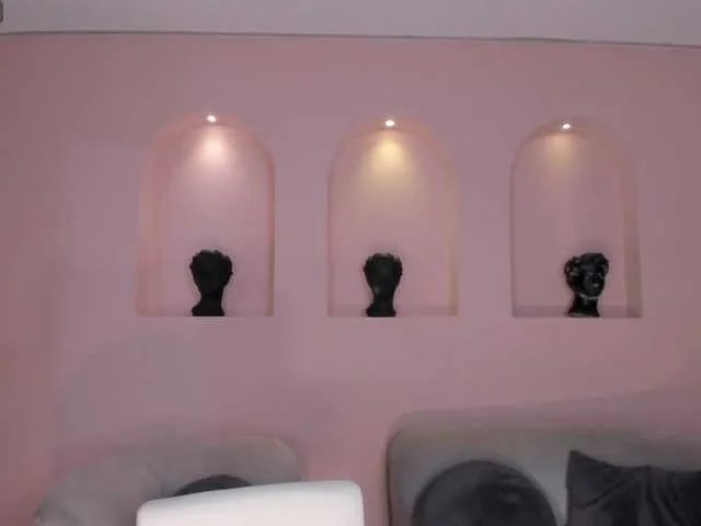 NiaHolland — Dripping Wet & Ready to Squirt for You    IG: @nia_hollandoficial At goal: Pussy wet @remain Tks left  