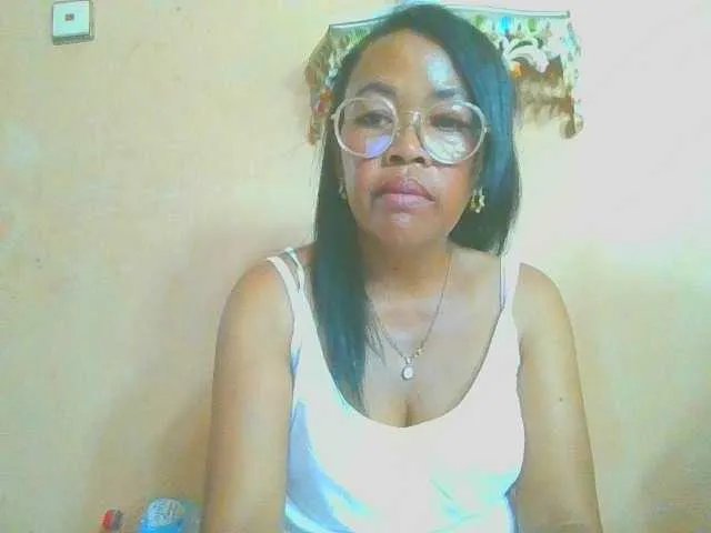 Rveronique on BongaCams 