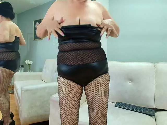 Savannahh — It excites me when they tell me what to do, but when they treat me well in that process. I like the buttocks, submission.