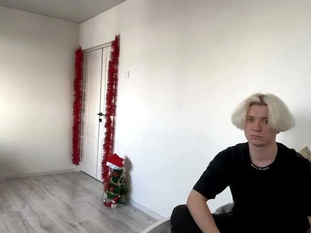 sweetNbig —   ,    pvt -   !!! @total  @sofar  @remain Take off t-shirt