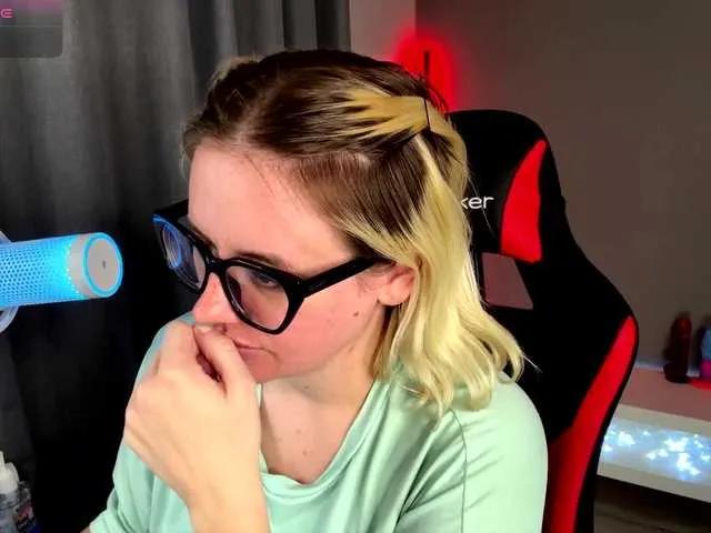 sweetshyann111 on BongaCams