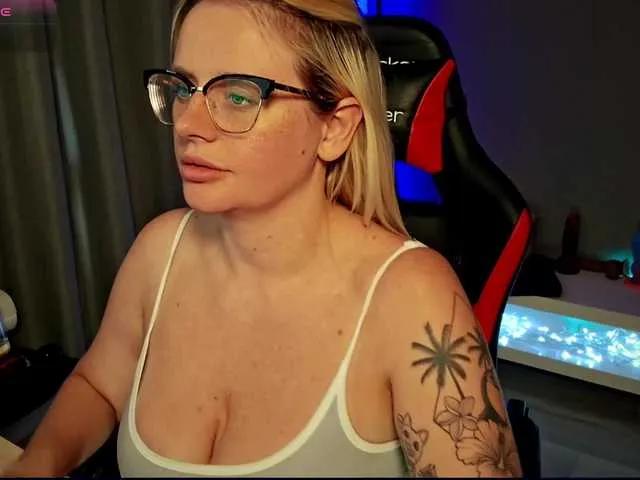 sweetshyann111 on BongaCams