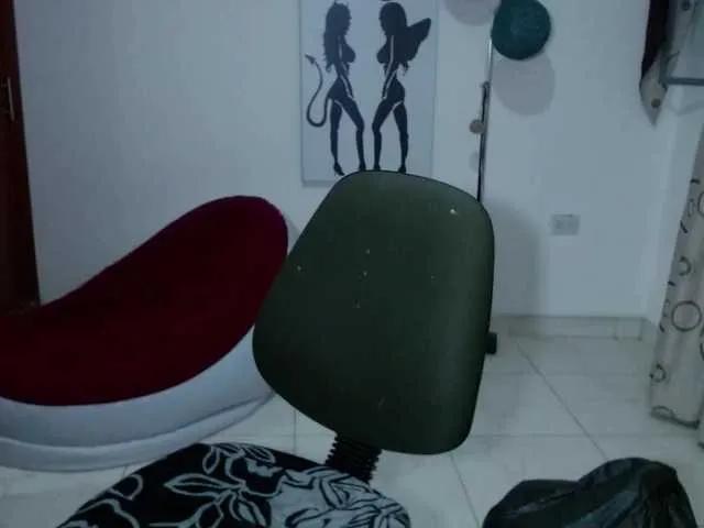 vivian-milf-paint on BongaCams 