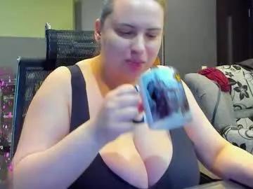 1lindsey1 — Welcome to my room #bbw #bigboobs #feet #pvt #bigbelly