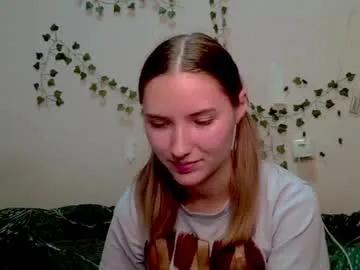 _kikiclark_ on Chaturbate 