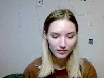 _kikiclark_ on Chaturbate 