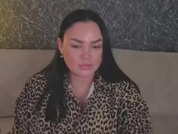 adele_crown — close eye contact+lips tease [152 tokens left] #new #shy #nonude #bbw #bigboobs