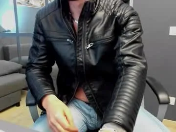 arongrant on Chaturbate