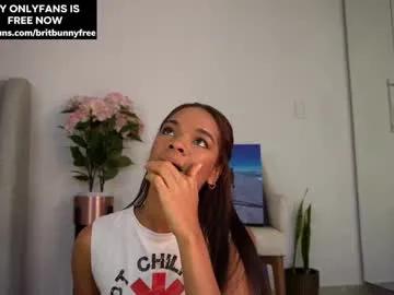 camilitasu — naked and oil on my ass #latina #teen #bigass #lovense  #curvy [1688 tokens remaining]