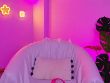 cindylovesmith — Let's have fun together! My favorite vibrations are 10/100/120/180 #lovense #smalltits #new #bigass #teen