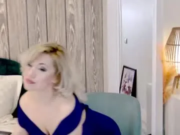 classytinna on Chaturbate