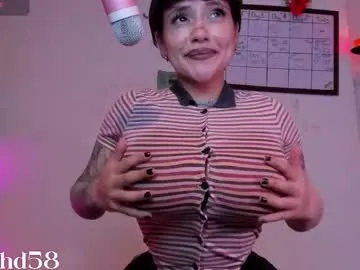 darknes_lilith18 on Chaturbate