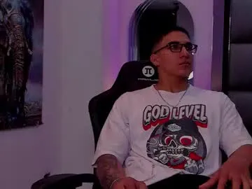 dash_bukoski — Cumshow when goal is reached. #latino #bigcock #feet #muscle #findom [1111 tokens remaining]