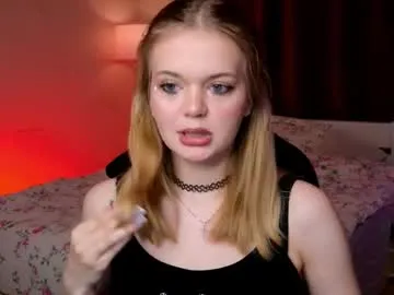 elioraa_ on Chaturbate