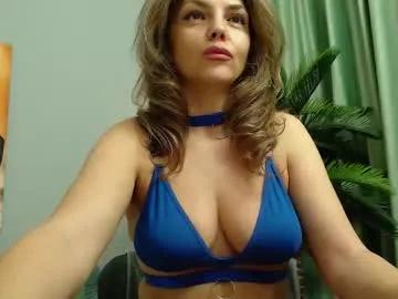 jenniferreys — Your face would look better between my legs. // Goal: Make me cum @goal [942 tokens remaining] #milf #cum #squirt #mature #cuckold #cum #feet #blonde