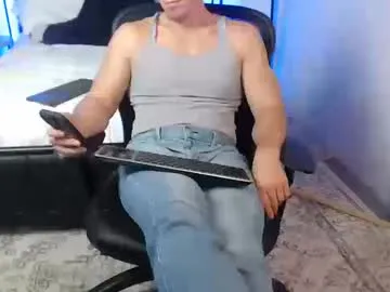 johnnieredd on Chaturbate