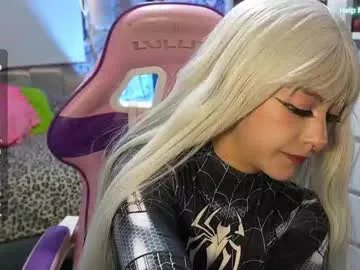 kikilepetite on Chaturbate 