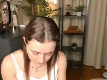 laura_mutti — goal: Bodytour with shine   Hi all! my name is Samantha! #new #teen #skinny #cute #bigboobs [17 tokens remaining]