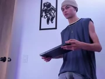 lennercollins_ on Chaturbate 