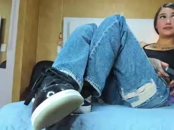 little_jenni — spit feet sloopy [373 tokens left] #saliva #feet #footjob #socks #shoes