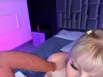 lolaangellx on Chaturbate 