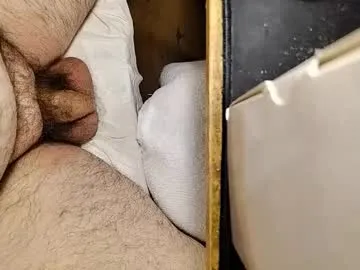 small_1986 on Chaturbate