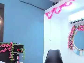 sophiaqueens — Hot girl wants to do a lot of naughty things today  #milf #bigboobs #mommy #heels #bigass