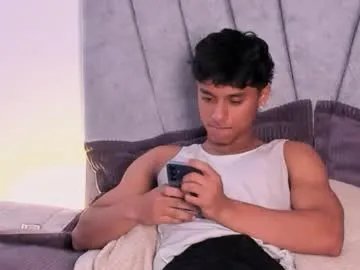 zyzz_1812 on Chaturbate 