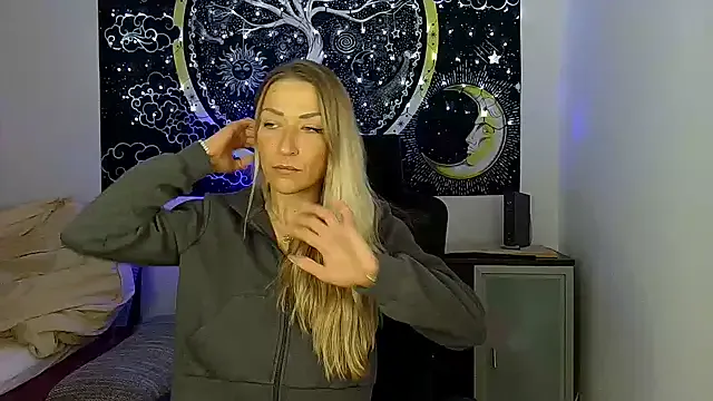 -Jeany- on StripChat