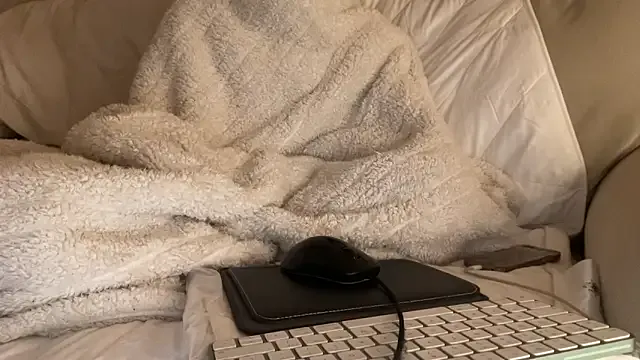 18yoteenvirgin on StripChat